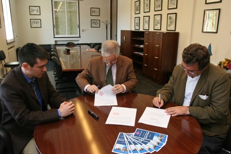 Firma del acuerdo de colaboracin UDC-UGS-DAT